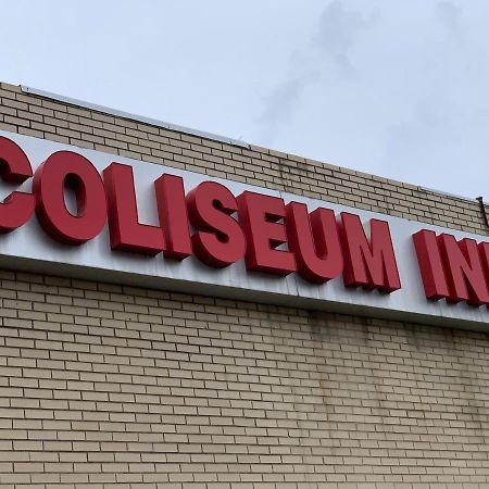 Coliseum Inn & Suites - Garden City Long Island East Meadow Exterior foto