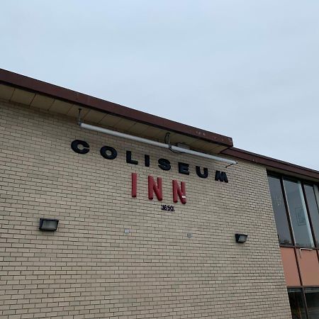 Coliseum Inn & Suites - Garden City Long Island East Meadow Exterior foto