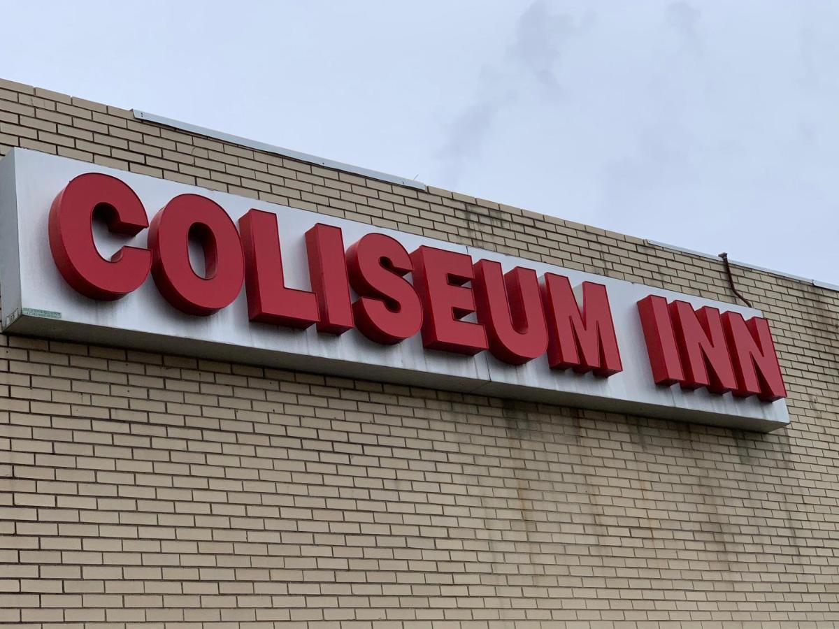 Coliseum Inn & Suites - Garden City Long Island East Meadow Exterior foto