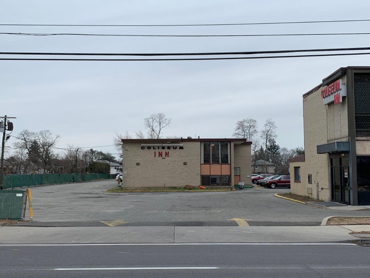 Coliseum Inn & Suites - Garden City Long Island East Meadow Exterior foto
