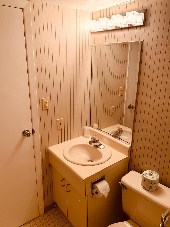 Coliseum Inn & Suites - Garden City Long Island East Meadow Exterior foto