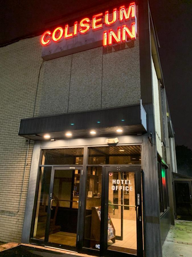 Coliseum Inn & Suites - Garden City Long Island East Meadow Exterior foto